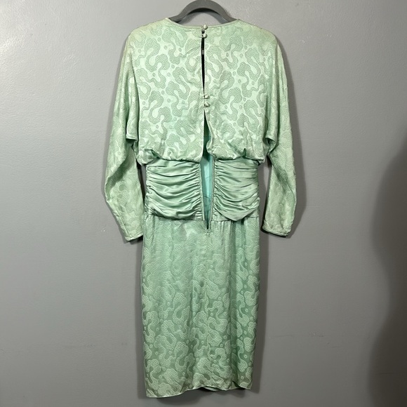 A. J. Bari Green Jacquard Silk Vintage Ruched Hourglass Dress size vintage 6 - Picture 5 of 17